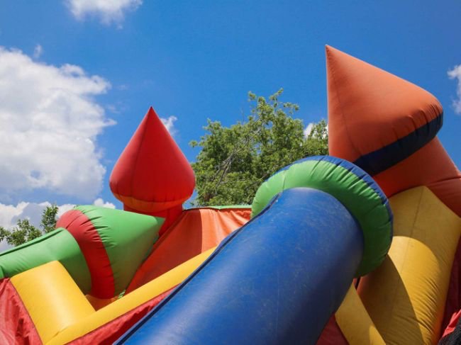 deflating bounce house2 The Ultimate Guide to Bounce Houses in Utah